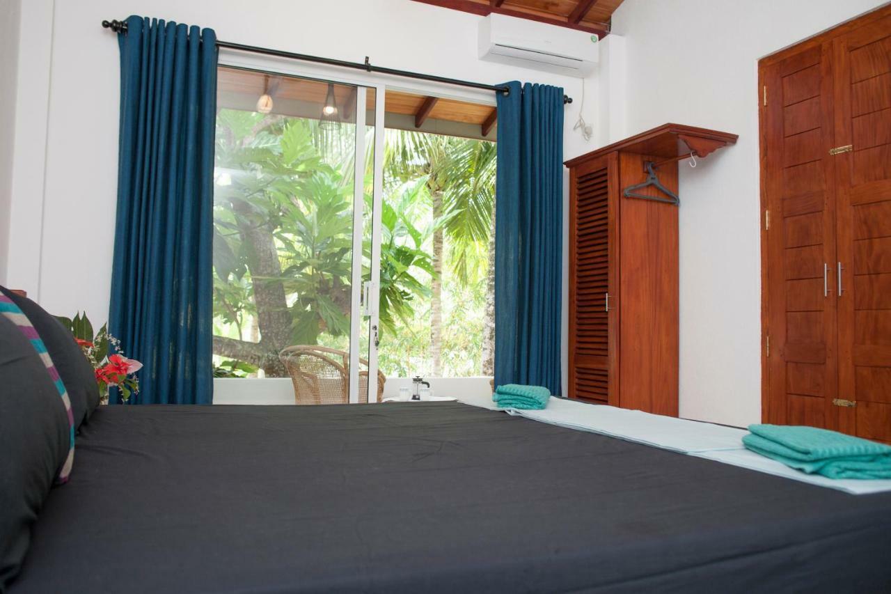 Hotel Alvas House Hikkaduwa Esterno foto