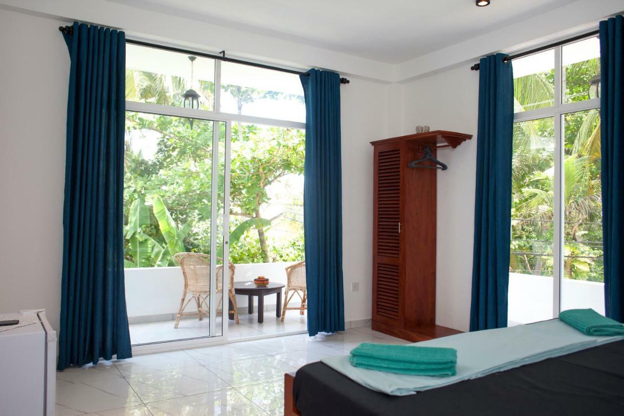 Hotel Alvas House Hikkaduwa Esterno foto